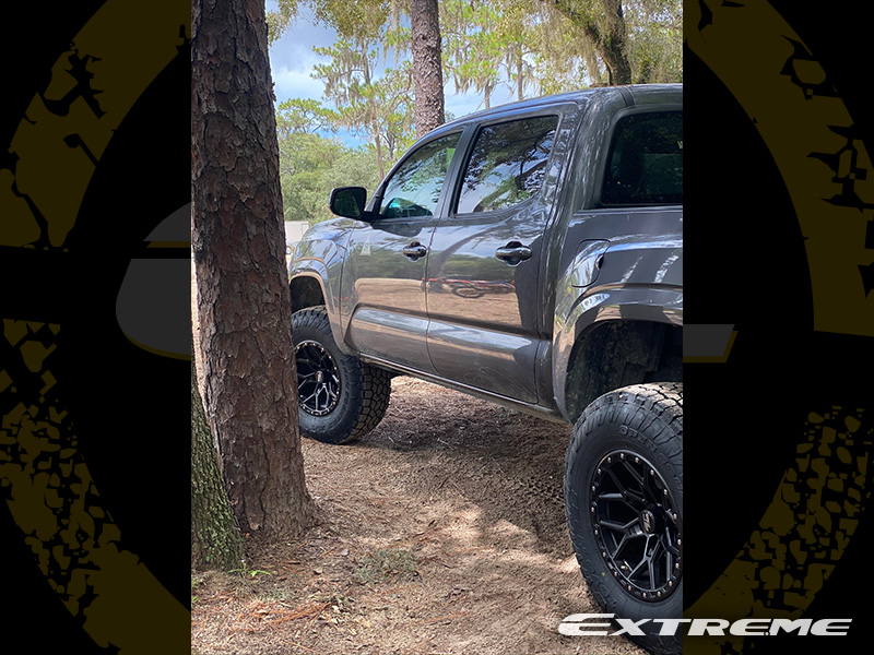 2019 Toyota Tacoma Rock Trixx 17x9  12 Offset Toyo Open Country At 285 75r17 